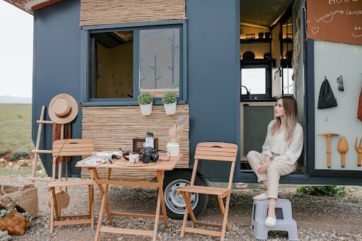 A Woman that found The Perfect Trailer For Her Unique Needs With This Useful Guide